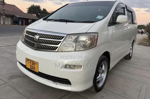 Toyota Alphard 2.4 Petrol AWD 2005 White