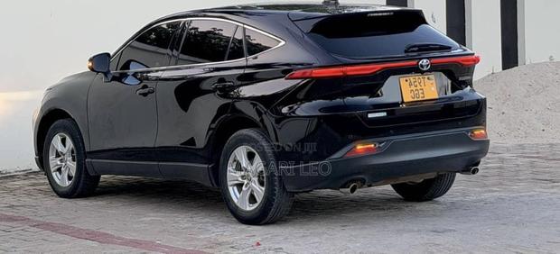 Toyota Harrier 2.0 2021 Black