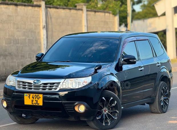 Subaru Forester 2012 Black