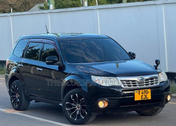 Subaru Forester 2012 Black