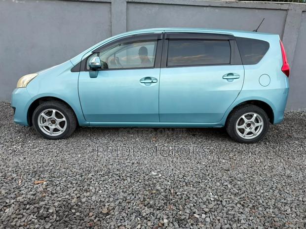 Toyota Passo Sette 2008 Blue