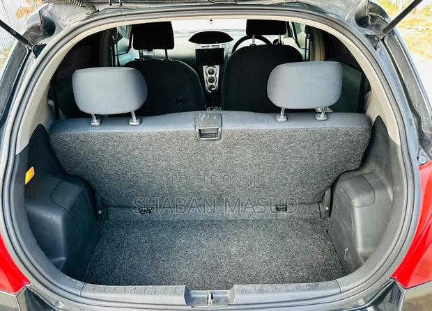 Toyota Vitz 1.0 FWD 5dr 2006 Black