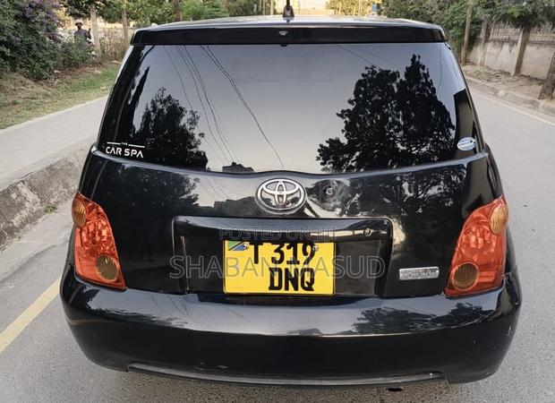 Toyota IST 2003 Black