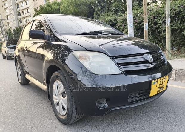 Toyota IST 2003 Black