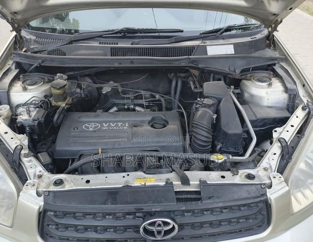 Toyota RAV4 1.8 2005 Beige