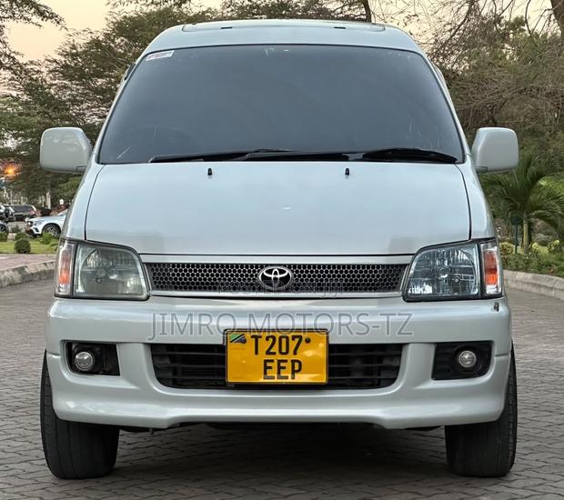 Toyota Noah 2001 Gray