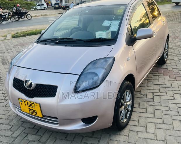 Toyota Vitz 1.5 FWD 5dr 2006 Pink