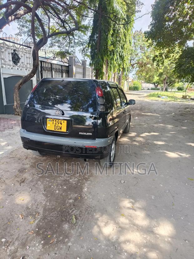 Toyota Raum 2002 Black