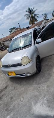 Toyota Sienta 1.5 FWD 2005 Silver for sale