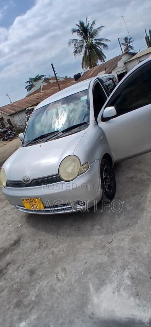 Toyota Sienta 1.5 FWD 2005 Silver