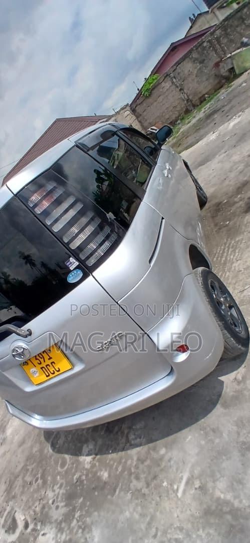 Toyota Sienta 1.5 FWD 2005 Silver