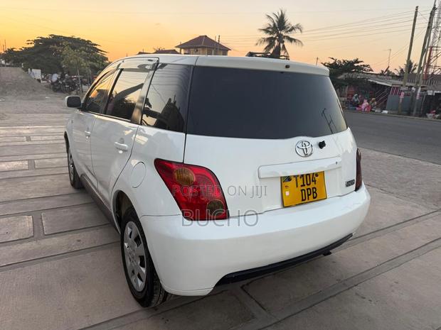 Toyota IST 2004 White