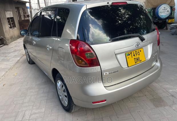 Toyota Corolla Spacio 1.5 X 2005 Gold
