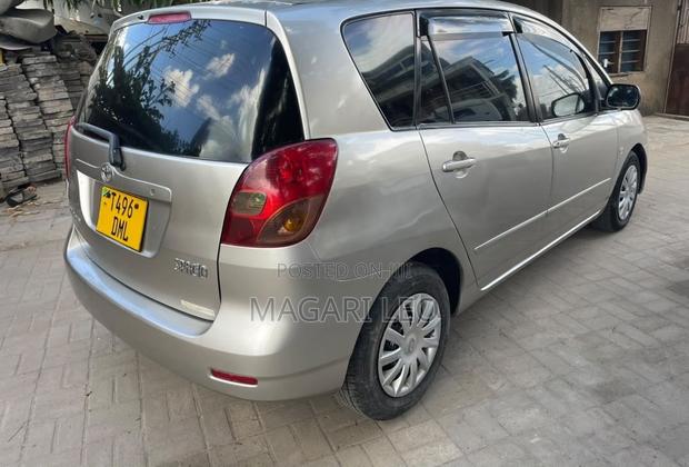 Toyota Corolla Spacio 1.5 X 2005 Gold