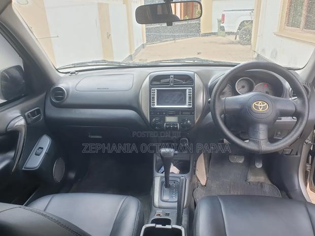 Toyota RAV4 Automatic 2003 Beige