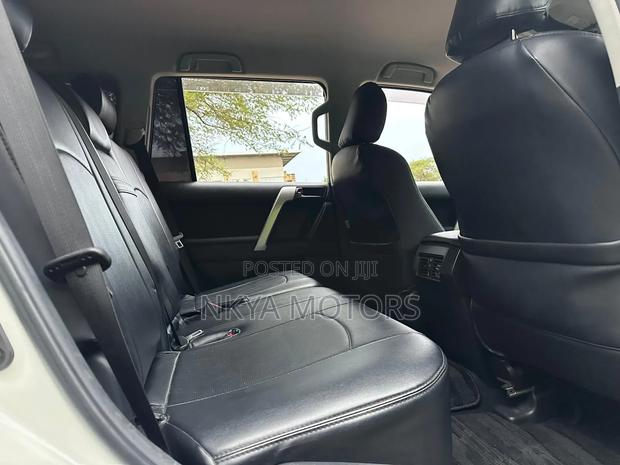 Toyota Land Cruiser Prado 2019 Pearl
