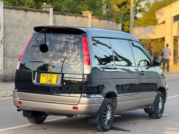Toyota LiteAce Noah 2000 Black