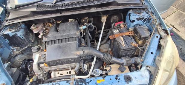 Toyota Vitz 2002 Blue