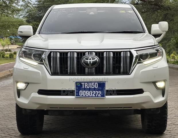 Toyota Land Cruiser Prado 2.7 2018 White