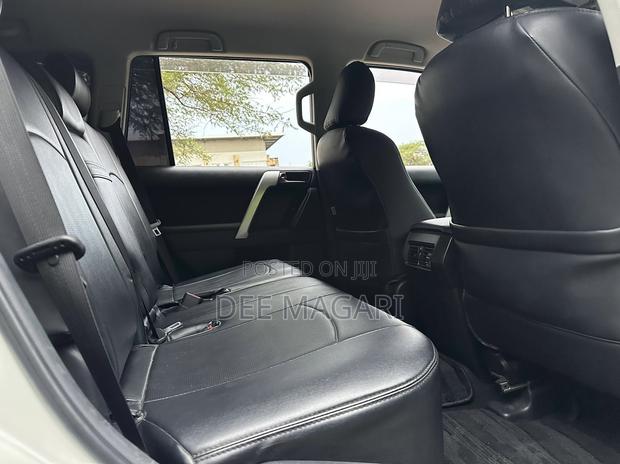 Toyota Land Cruiser Prado 2.7 2018 White