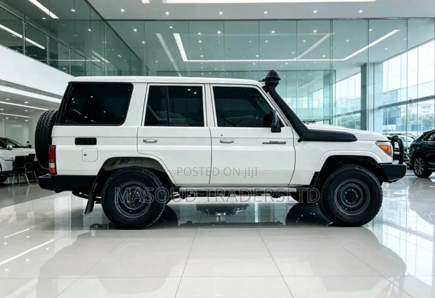 Toyota Land Cruiser 2019 White