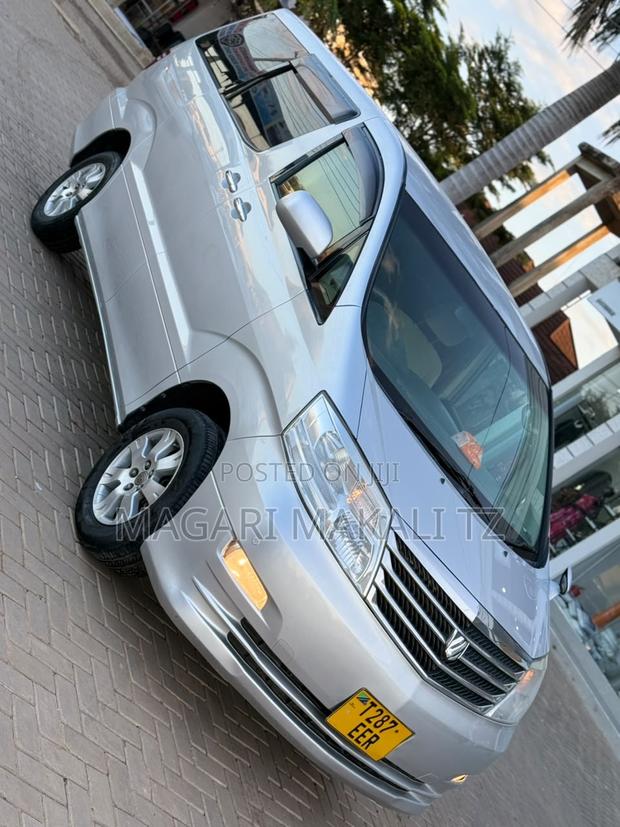 Toyota Alphard 2.4 Petrol AWD 2008 Silver