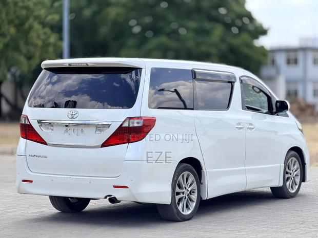 Toyota Alphard 2010 White