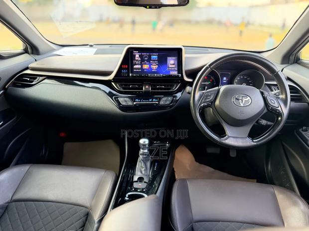 Toyota C-HR 2017 Silver