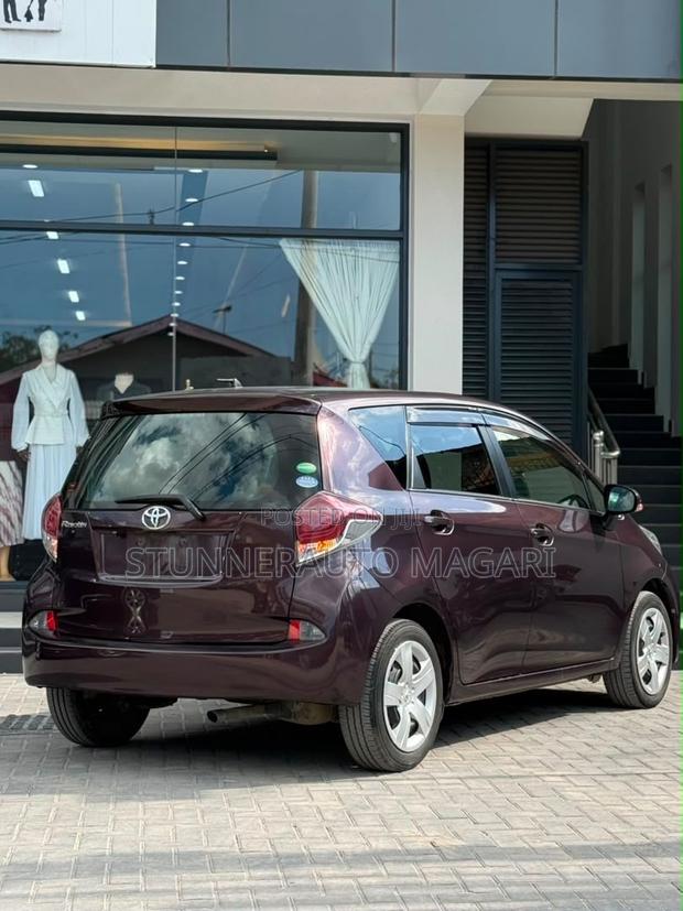 Toyota Ractis 2012 Maroon