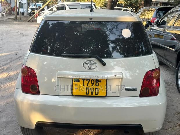 Toyota IST 2004 Pearl