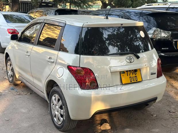 Toyota IST 2004 Pearl