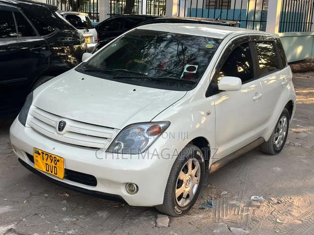 Toyota IST 2004 Pearl
