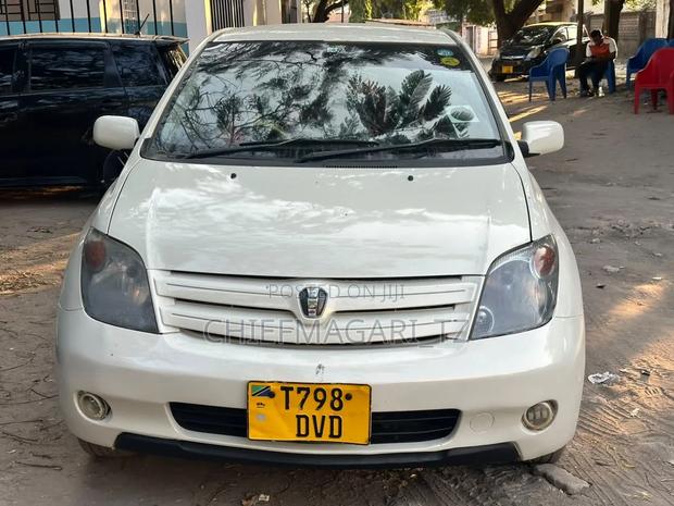 Toyota IST 2004 Pearl