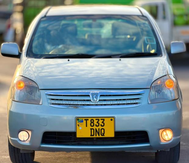 Toyota Raum 2004 Blue