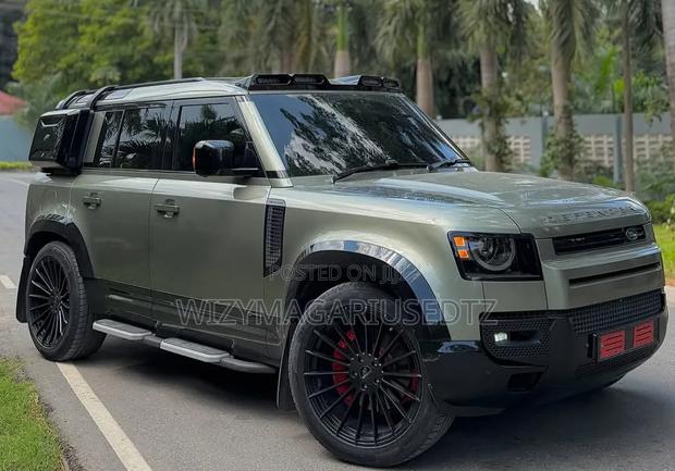 Land Rover Defender 2022 Purple