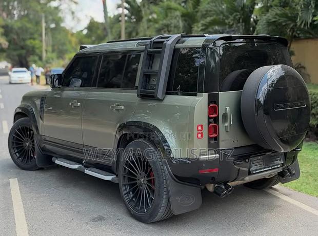Land Rover Defender 2022 Purple