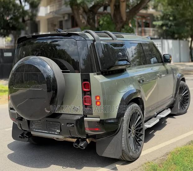 Land Rover Defender 2022 Purple