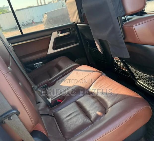 Toyota Land Cruiser 2016 Beige