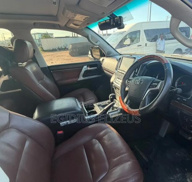 Toyota Land Cruiser 2016 Beige