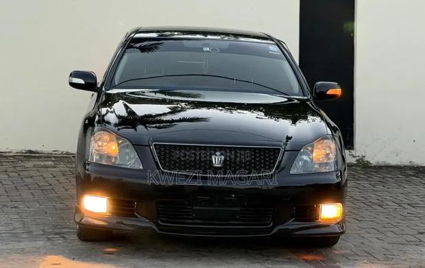 Toyota Crown 2006 Black