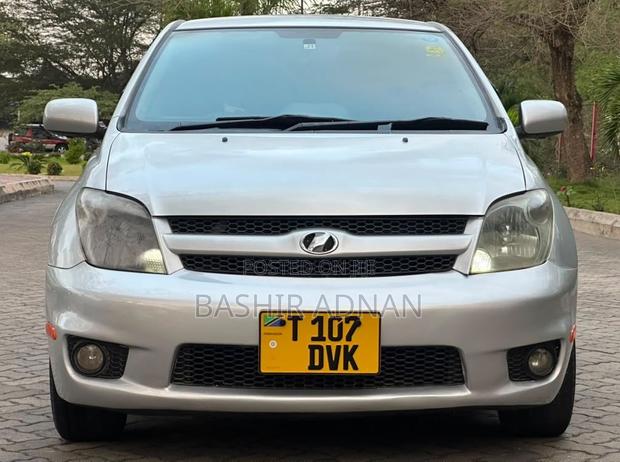 Toyota IST 2006 Silver