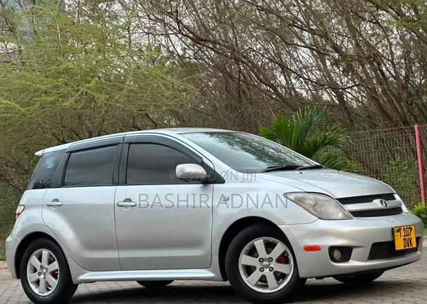 Toyota IST 2006 Silver