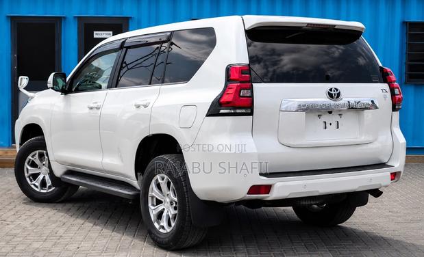 Toyota Land Cruiser Prado 2.8 2021 White