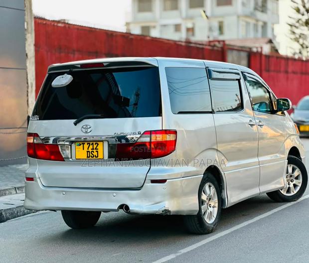 Toyota Alphard 2005 Silver