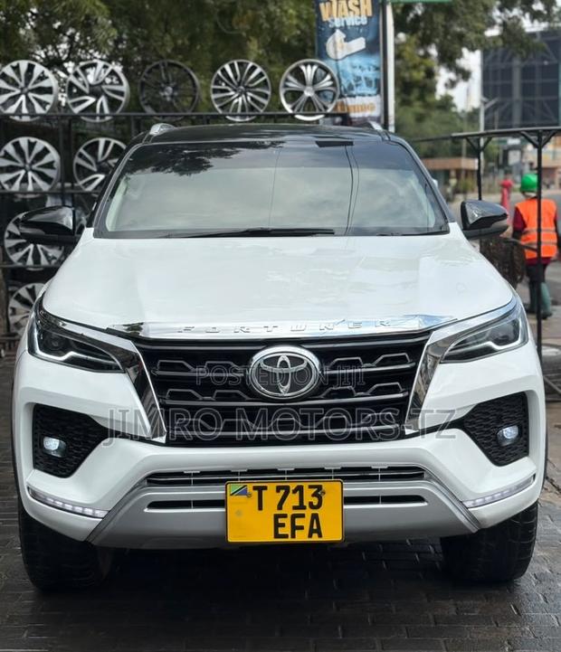 Toyota Fortuner 2019 White