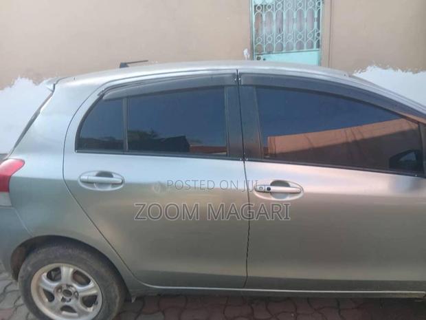 Toyota Vitz 2006 Gray