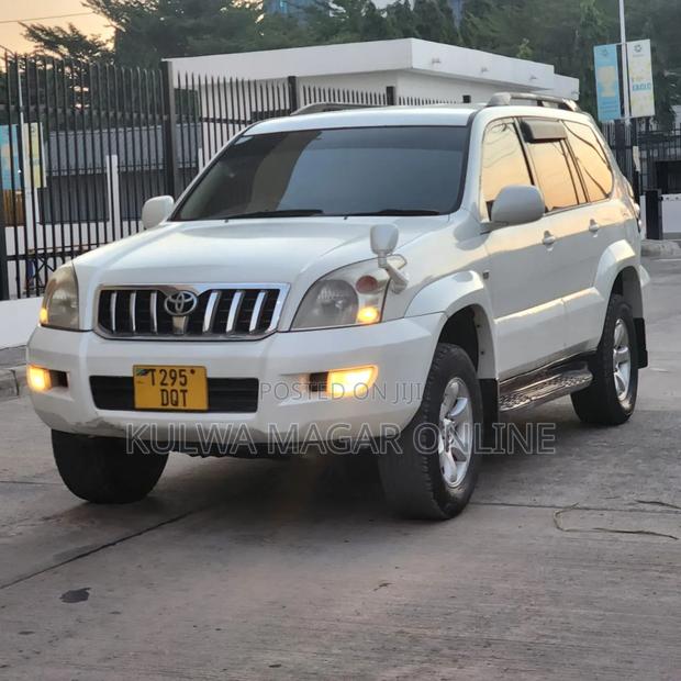 Toyota Land Cruiser Prado 2005 White