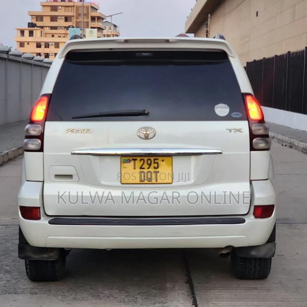 Toyota Land Cruiser Prado 2005 White