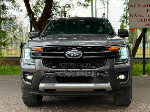 Ford Ranger Wildtrak 2023 Gray