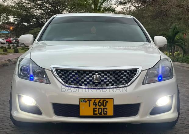Toyota Crown 2009 Pearl